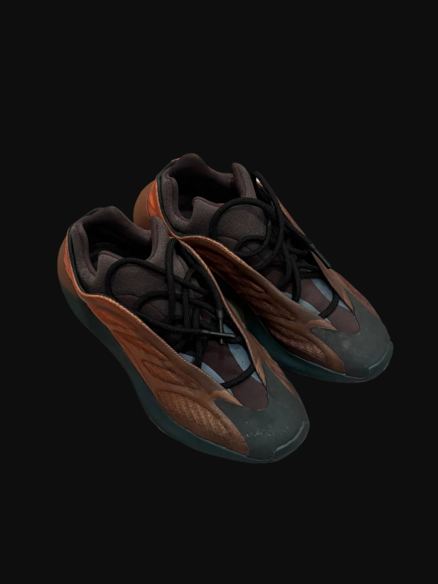 Yeezy 700 V3 Copper Fade - Size 11.5 - Pre-Owned